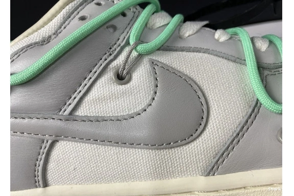 DM1602-114 4 Dunk Nike Low O-W Lot 0721